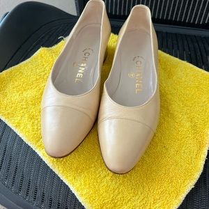 Chanel beige low heel shoes, 1”